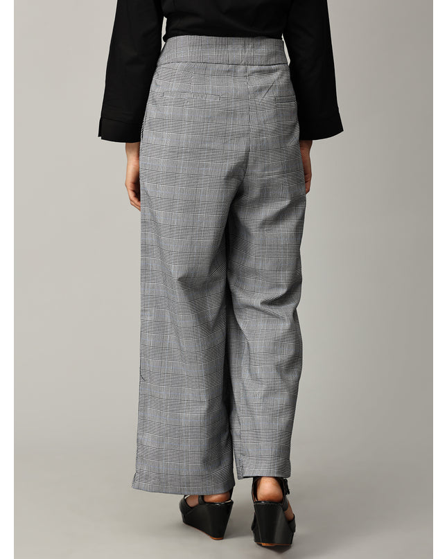 Shop stylish checkered straight-leg pants for the latest Gen Z fashion