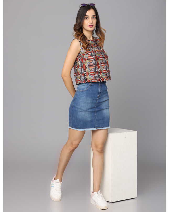 Get trendy with this Printed Sleeveless Crop Top online!